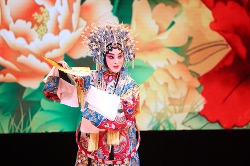 青島京劇專(zhuān)場(chǎng)特色演出 (1) 青島京劇專(zhuān)場(chǎng)特色演出 (1)